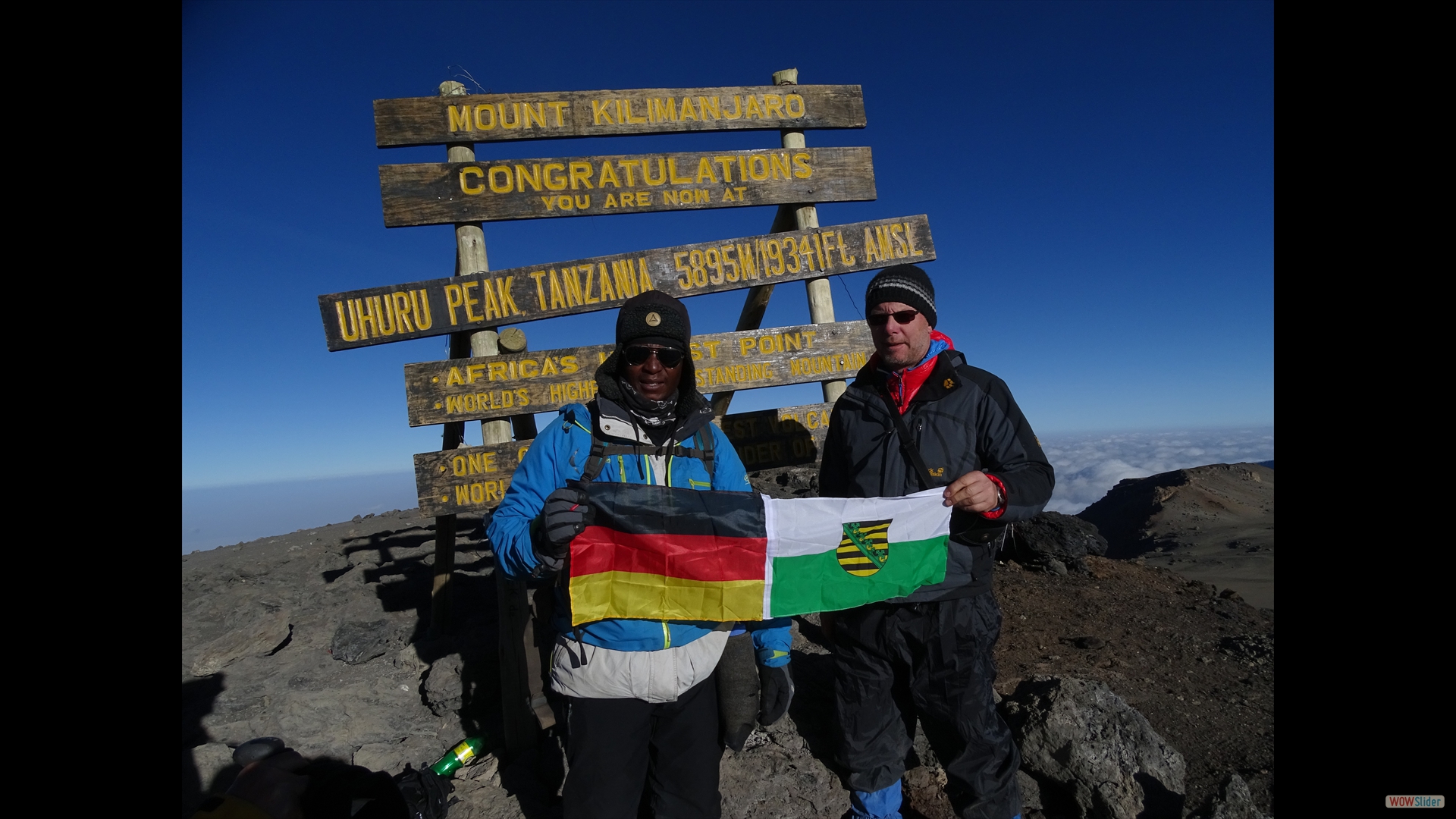 Uhuru Peak  (5895 m)