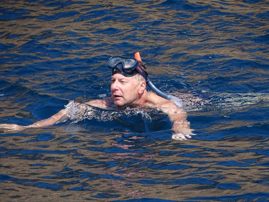 Ein Bild, das Text, Wasser, draußen, Sport enthält.
Automatisch generierte Beschreibung