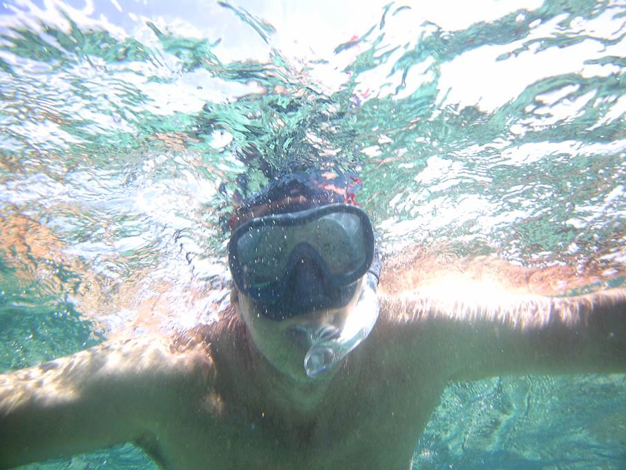 Ein Bild, das Wasser, draußen, Sport, schwimmend enthält.
Automatisch generierte Beschreibung