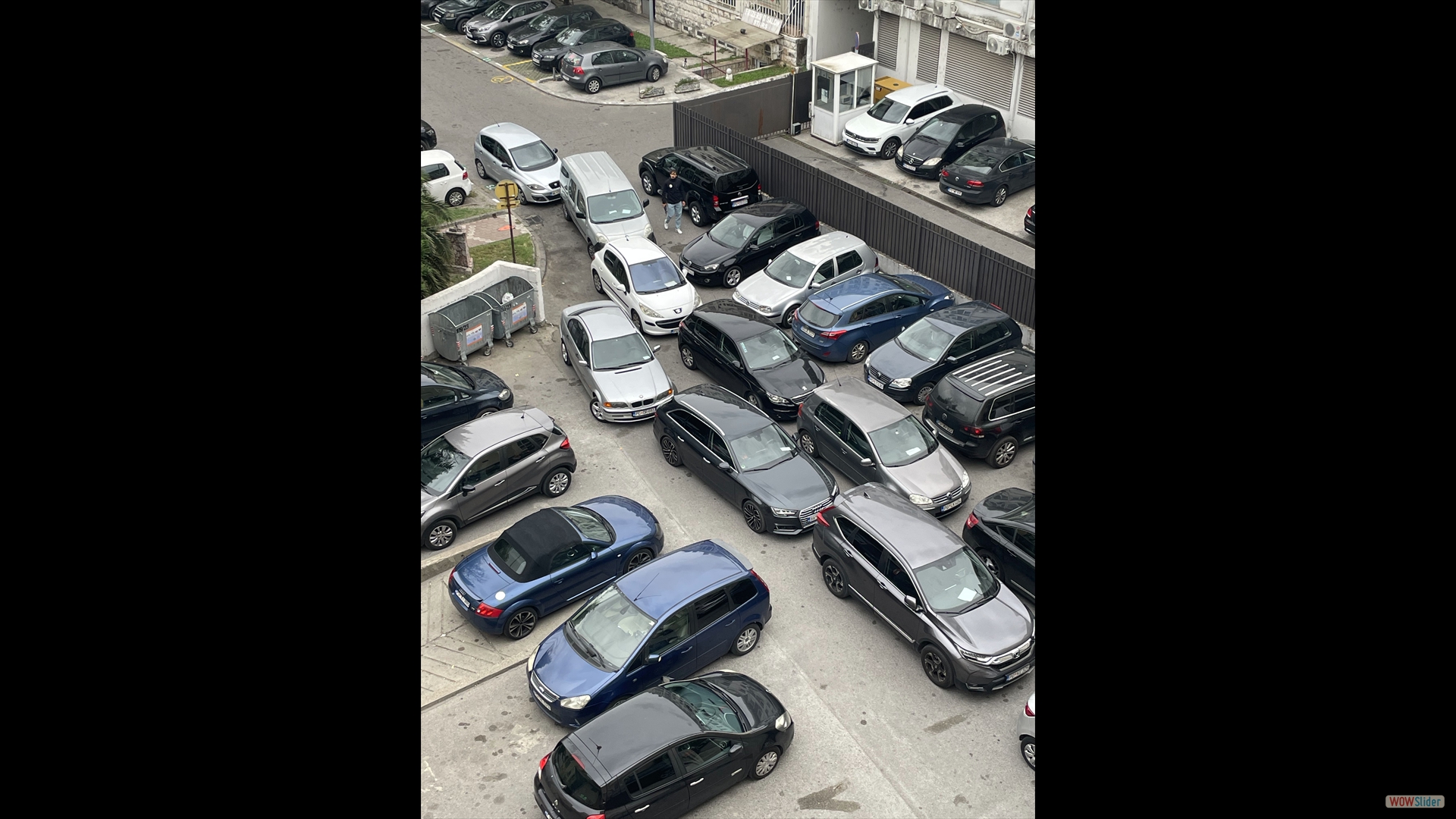 der Parkplatz am Morgen - der ganz normale Wahnsinn