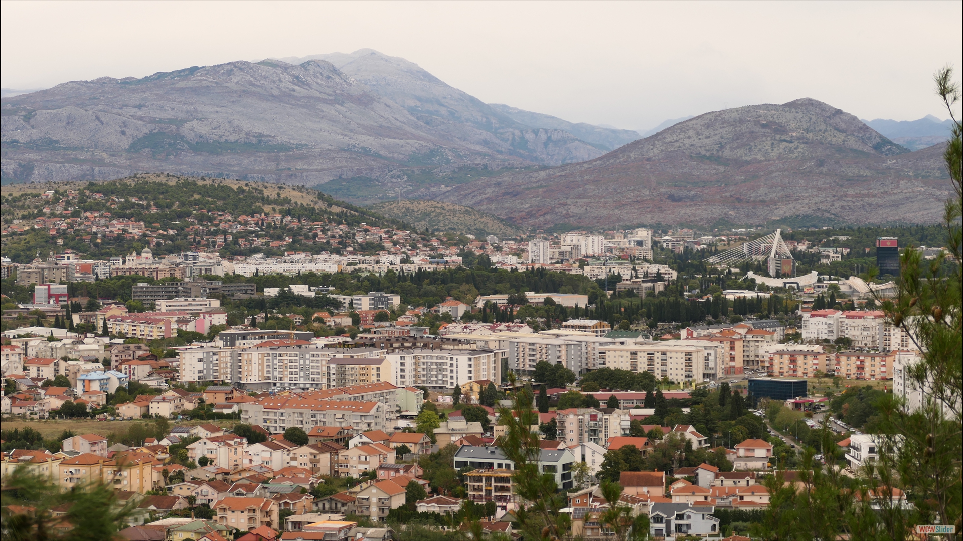 Podgorica - im Hintergrund Milleniumbrücke