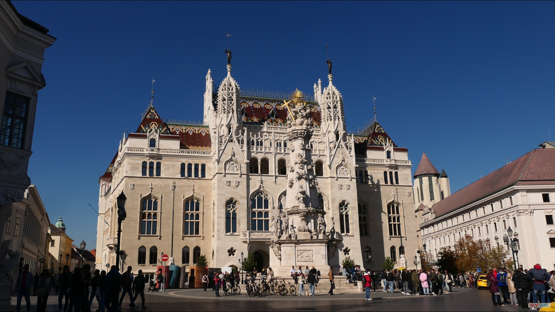Matthiaskirche - Liebfrauenkirche mit Dreifaltigkeitsstatue