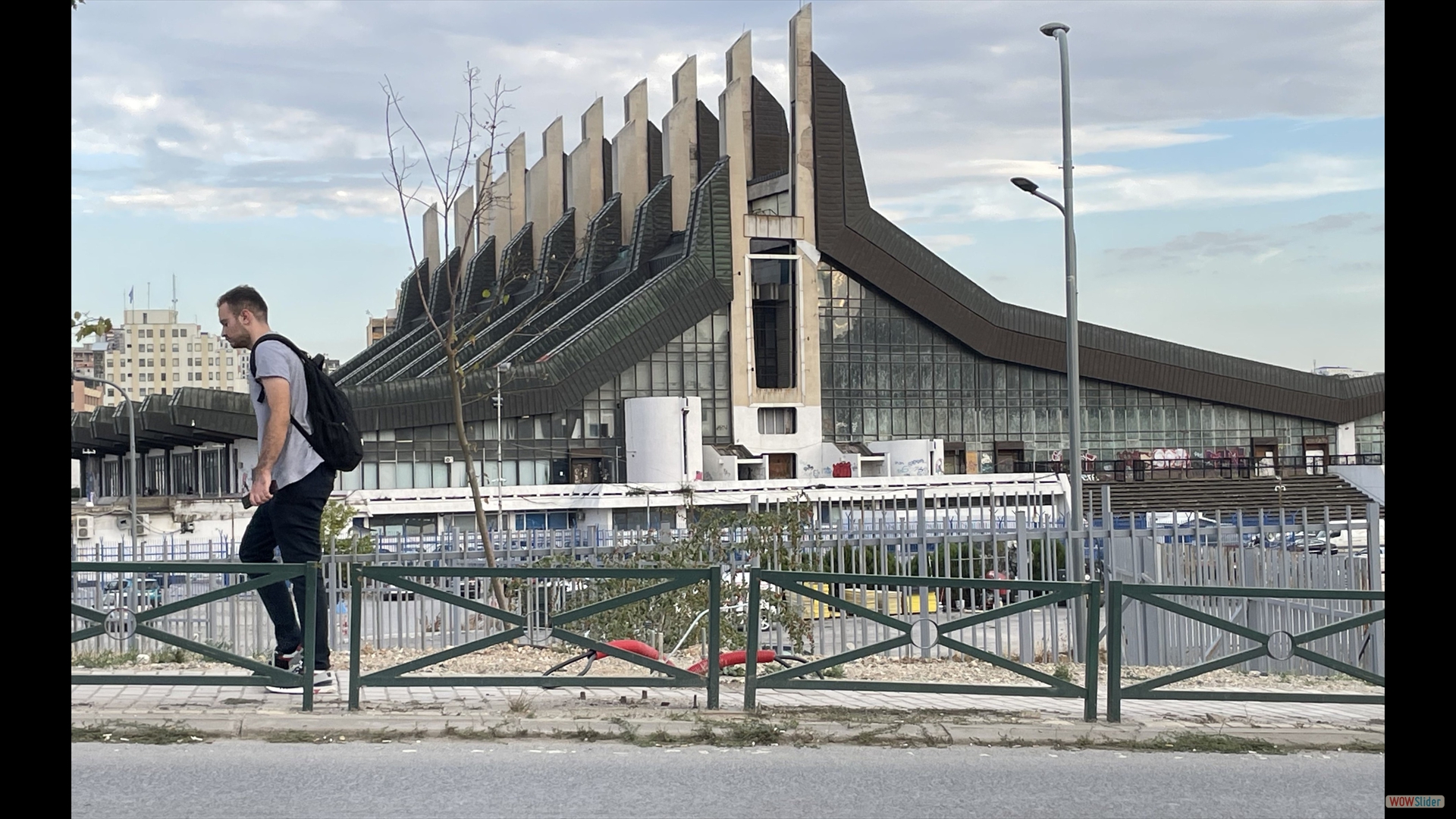 Kosovo - Pristina  Jugend- und Sportpalast 