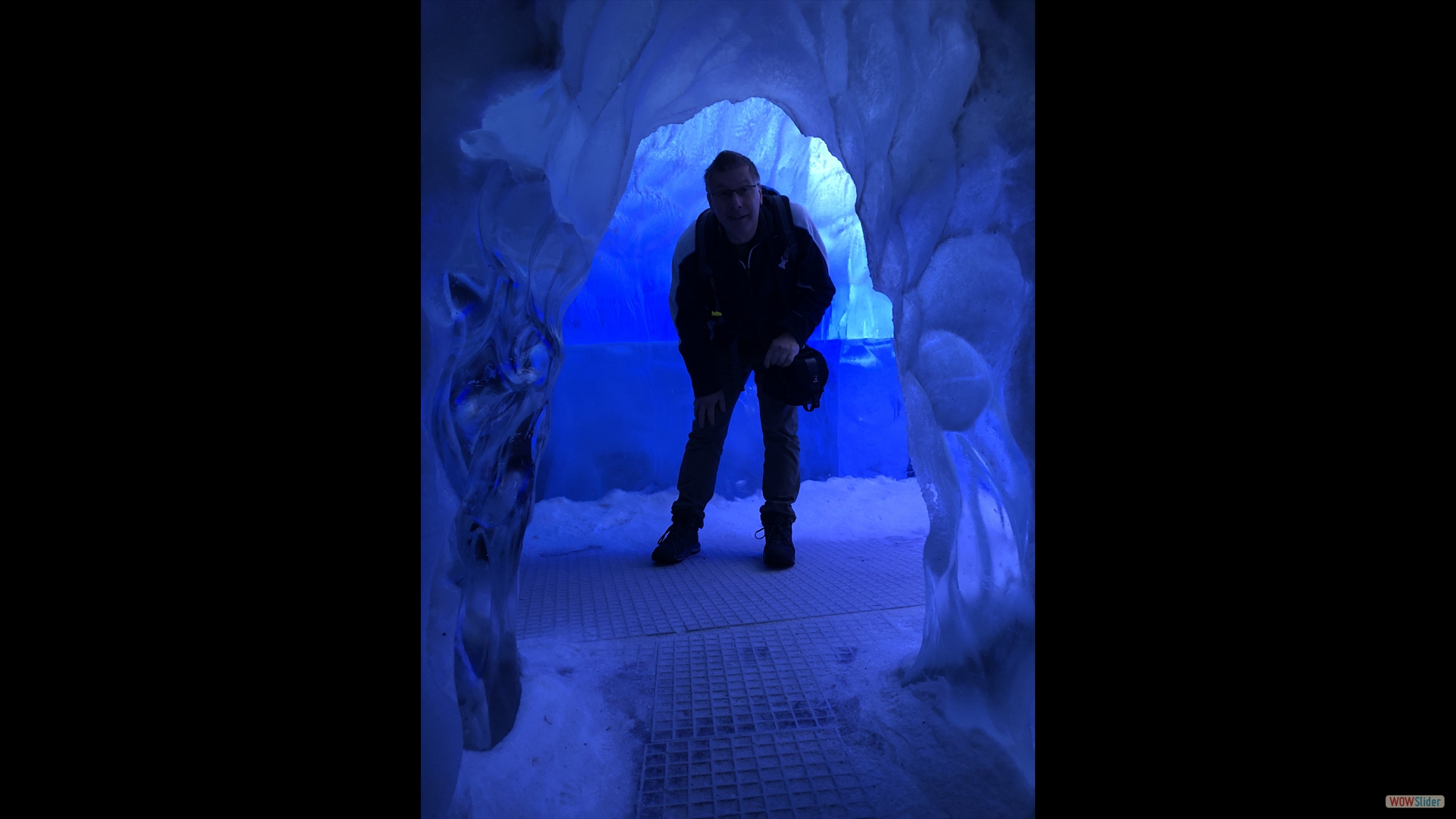 … und Museum
Eishöhle im künstlichen Gletscher