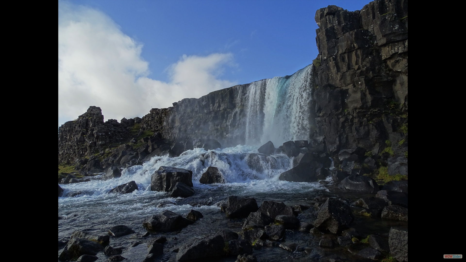 Wasserfall Oxararfoss, vermutlich künstlich angelegt, um das Wasser des Flusses Öxará zur Thingstätte hinunterzuleiten