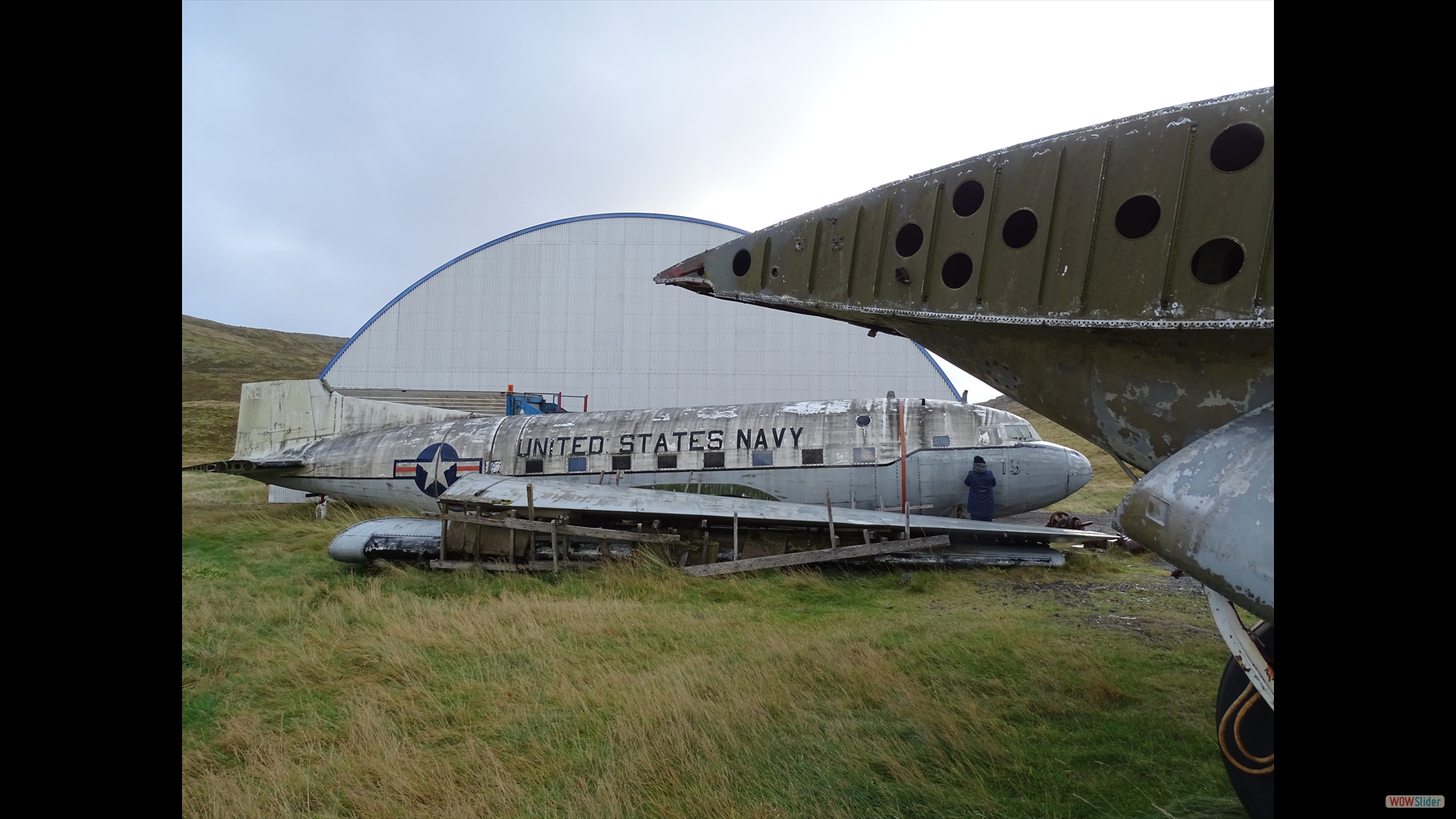 Das Flugzeugwrack einer amerikanischen DC-3 haben wir aber besichtigt.