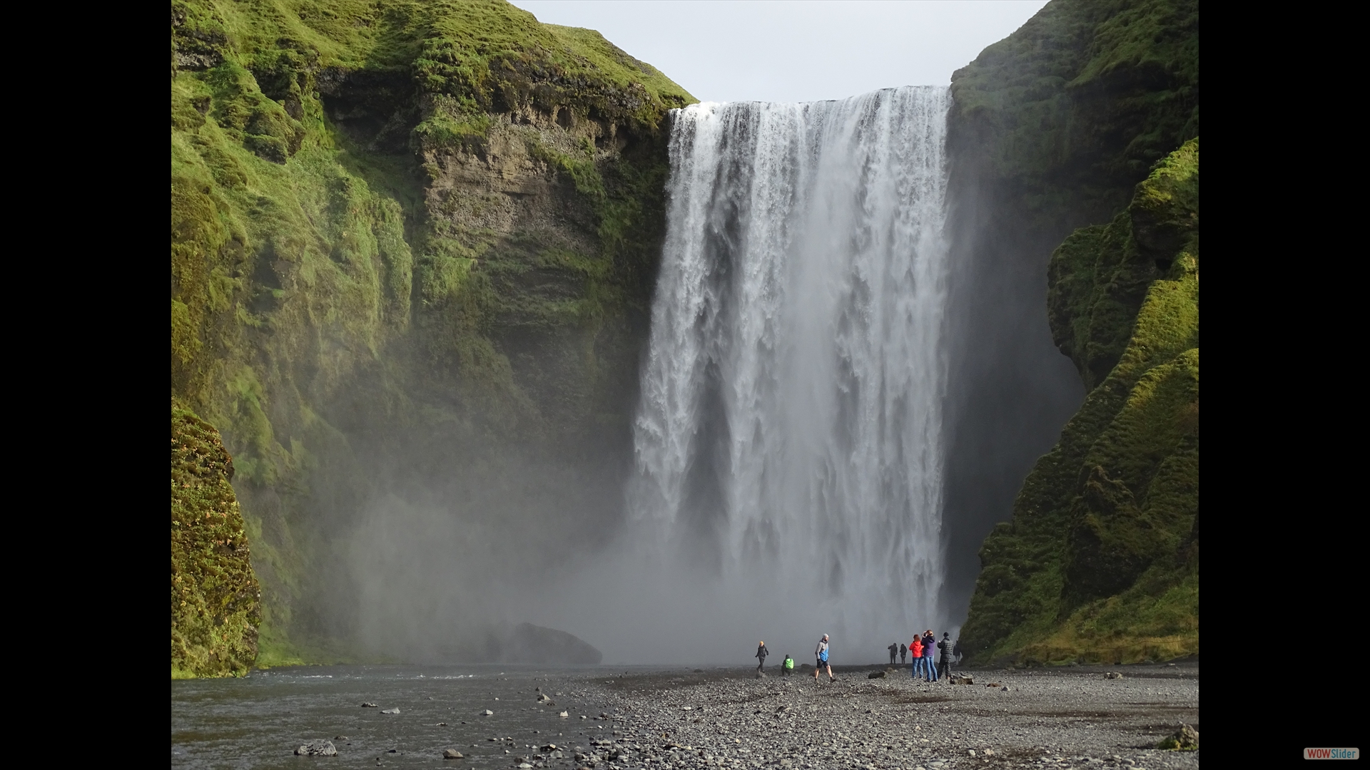 Skogafoss, 63 m hoch, 25 m breit