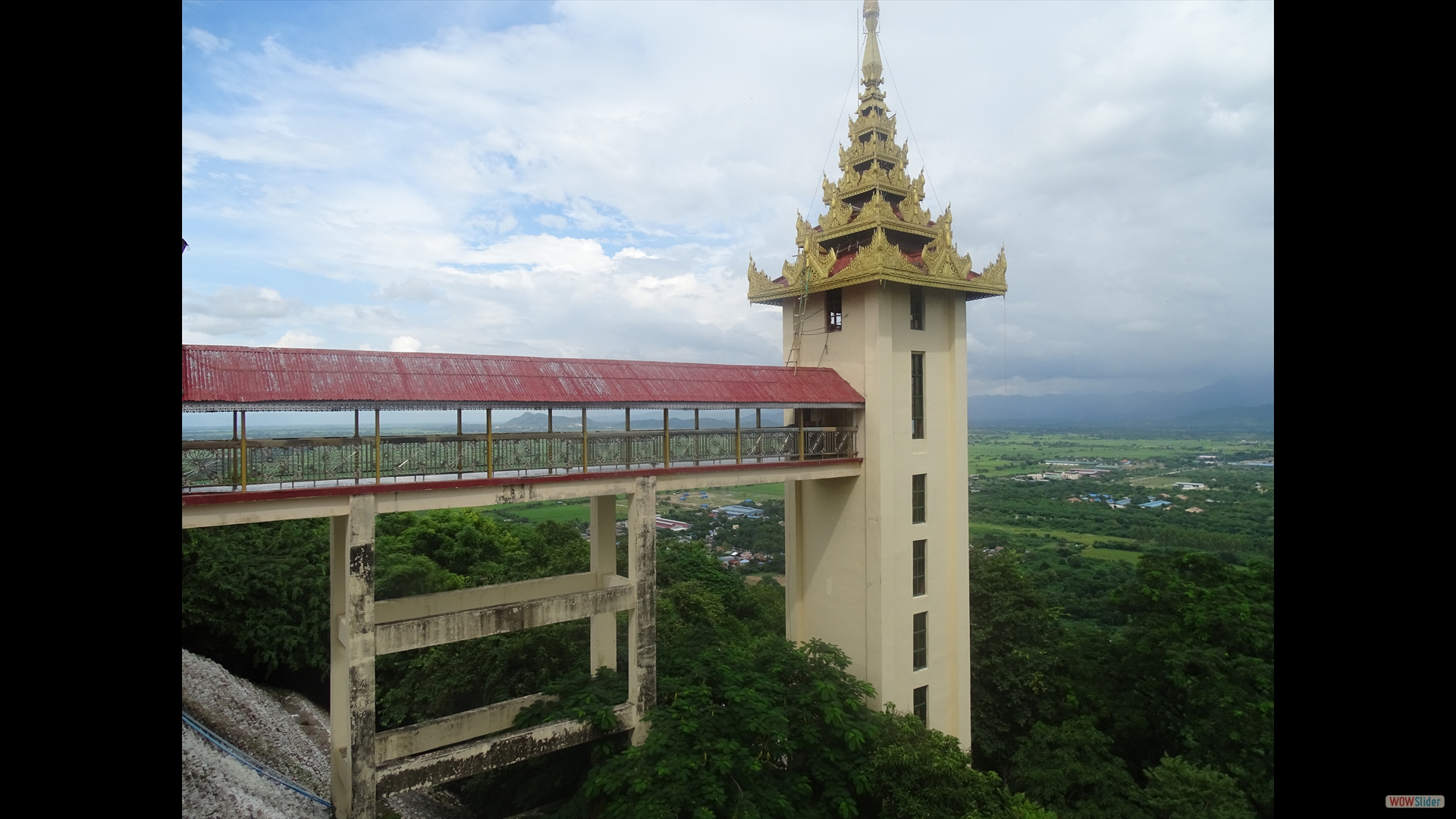 Blick von der Sutaungpyai Terrasse
