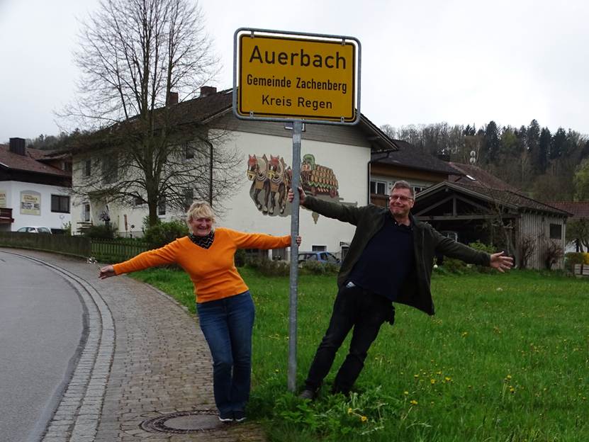 Ein Bild, das Text, drauen, Gras, Himmel enthlt.

Automatisch generierte Beschreibung