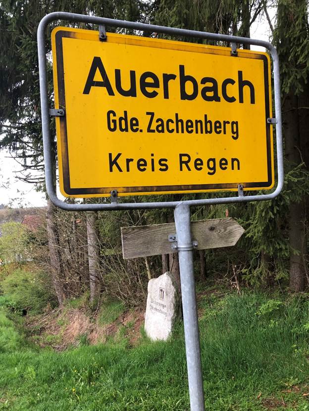 Ein Bild, das Text, Baum, Schild, drauen enthlt.

Automatisch generierte Beschreibung