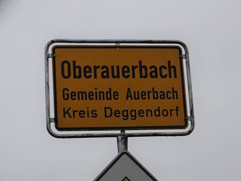 Ein Bild, das Text, Schild, drauen enthlt.

Automatisch generierte Beschreibung